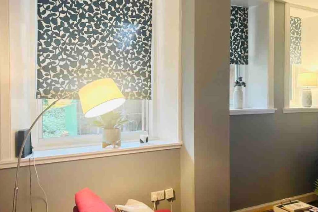 Large 2 Bedroom, Ground Floor Flat, Close To City Эдинбург Экстерьер фото