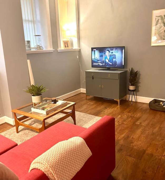 Large 2 Bedroom, Ground Floor Flat, Close To City Эдинбург Экстерьер фото
